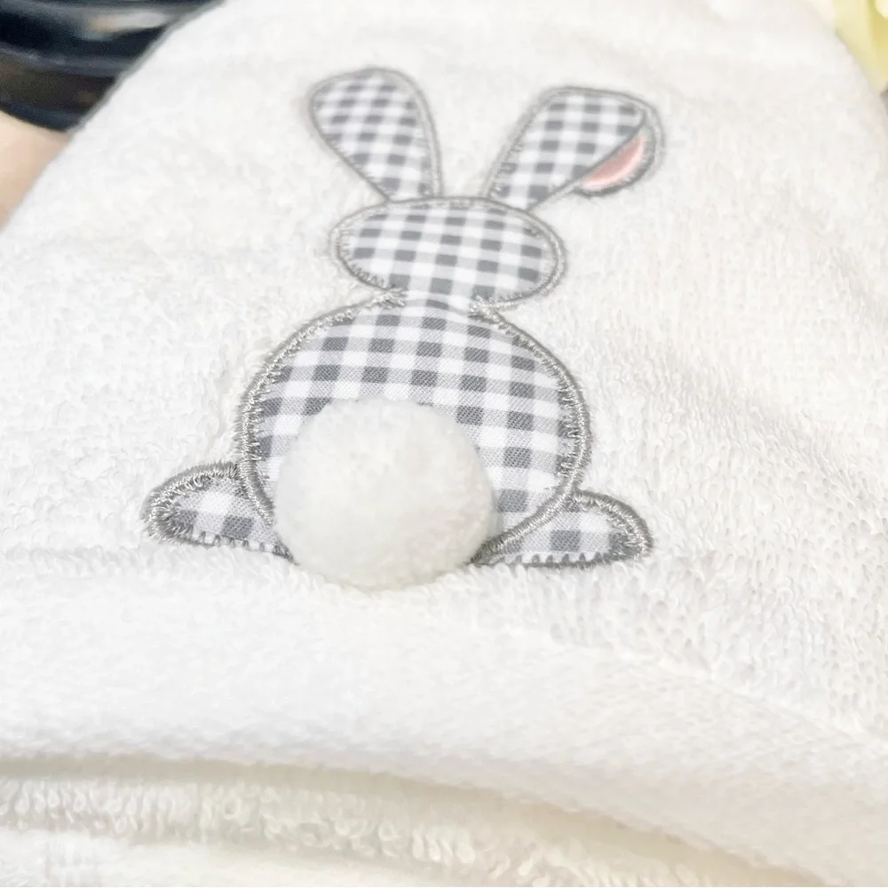 NWT SET OF 2 BUNNY TAIL Bathroom Hand Towels